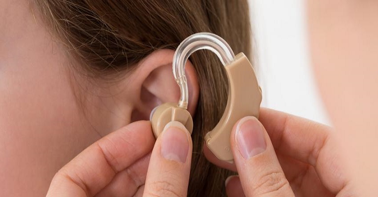 Quando é necessário usar aparelho auditivo