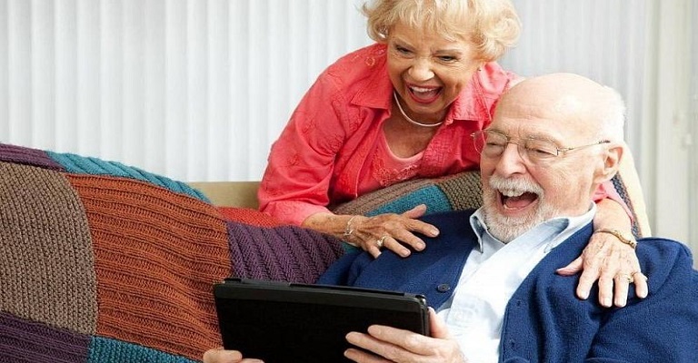 Jogos, tecnologia e exercícios físicos são aliados dos idosos durante distanciamento social