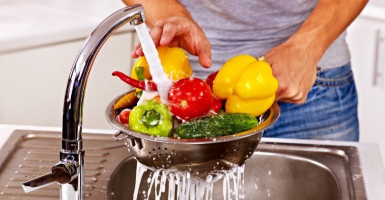 Cinco passos para a higienização correta de frutas, verduras e legumes
