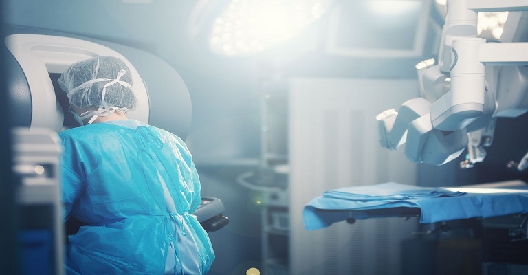 Democratização da cirurgia robótica trará benefícios para pacientes com hérnias complexas
