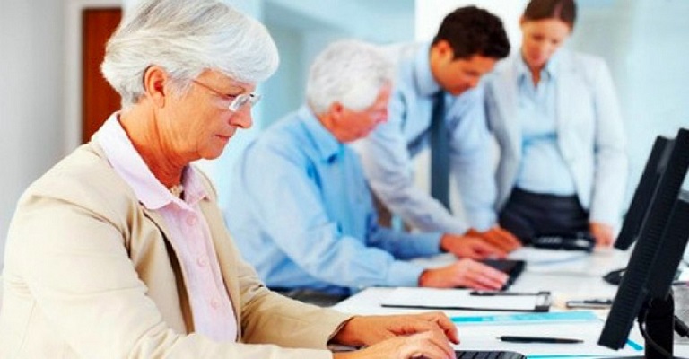 Profissionais idosos: quais os benefícios dessa contratação para as empresas?