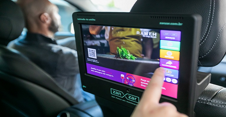 TV em carros de aplicativos atinge 70 milhões de pessoas