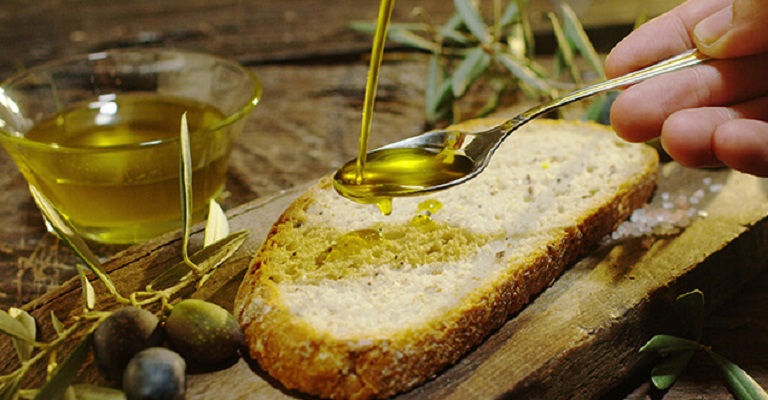 Ouro líquido: motivos para você acrescentar o azeite de oliva na sua dieta