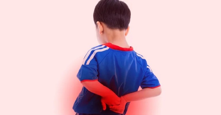 Fisioterapeuta alerta sobre os riscos da má postura em crianças e adolescentes