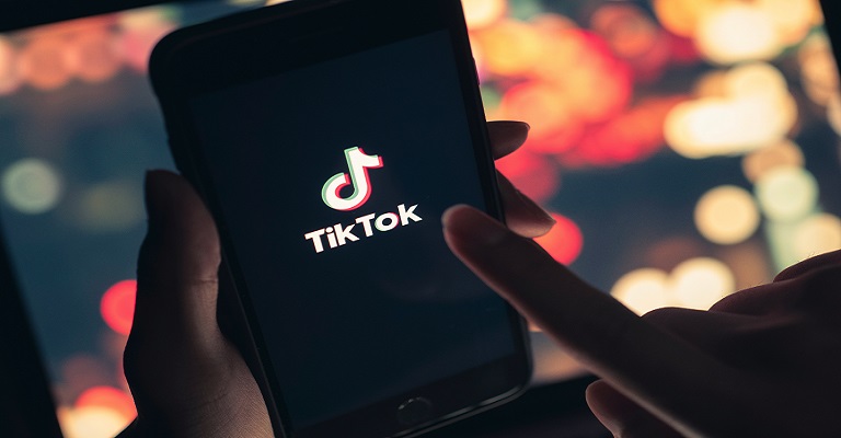 Quem ganha com o possível banimento do TikTok nos EUA?