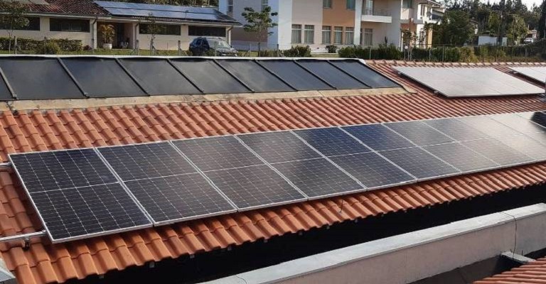 Como as empresas podem estimular os consumidores a optarem pela energia solar?