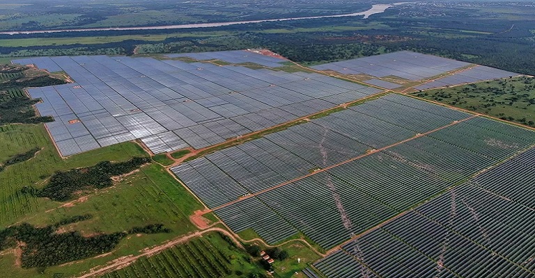 Minas inaugura maior parque de energia solar do Brasil