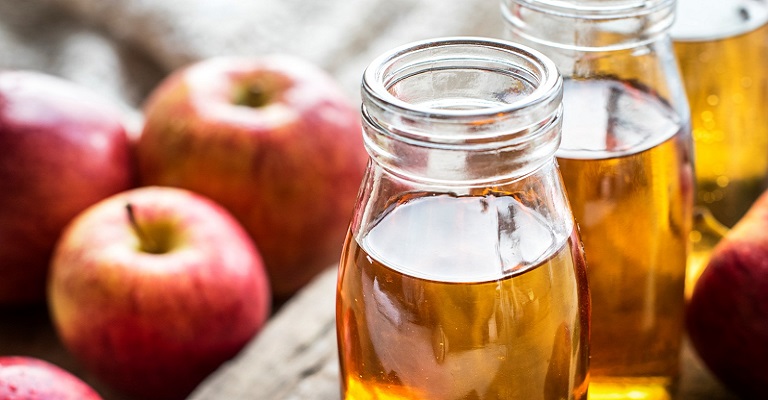 Uso do vinagre de maçã orgânico para a saúde é indicado pela ciência