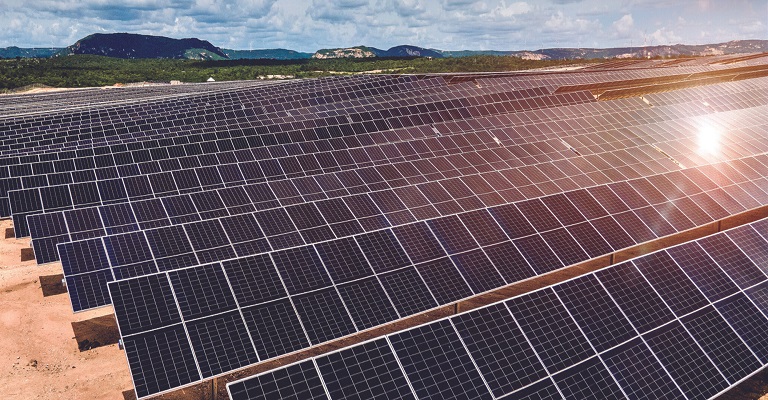 Como o mercado livre de energia solar pode auxiliar o país?
