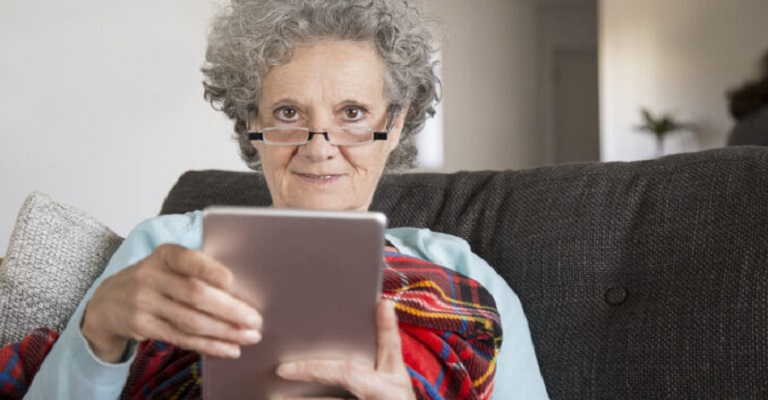 É urgente a inclusão digital da pessoa idosa