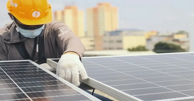 Queda de 40% no preço de painel solar melhora payback aos consumidores