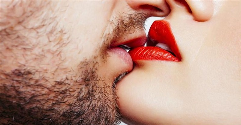 O que você precisa saber sobre a doença do beijo